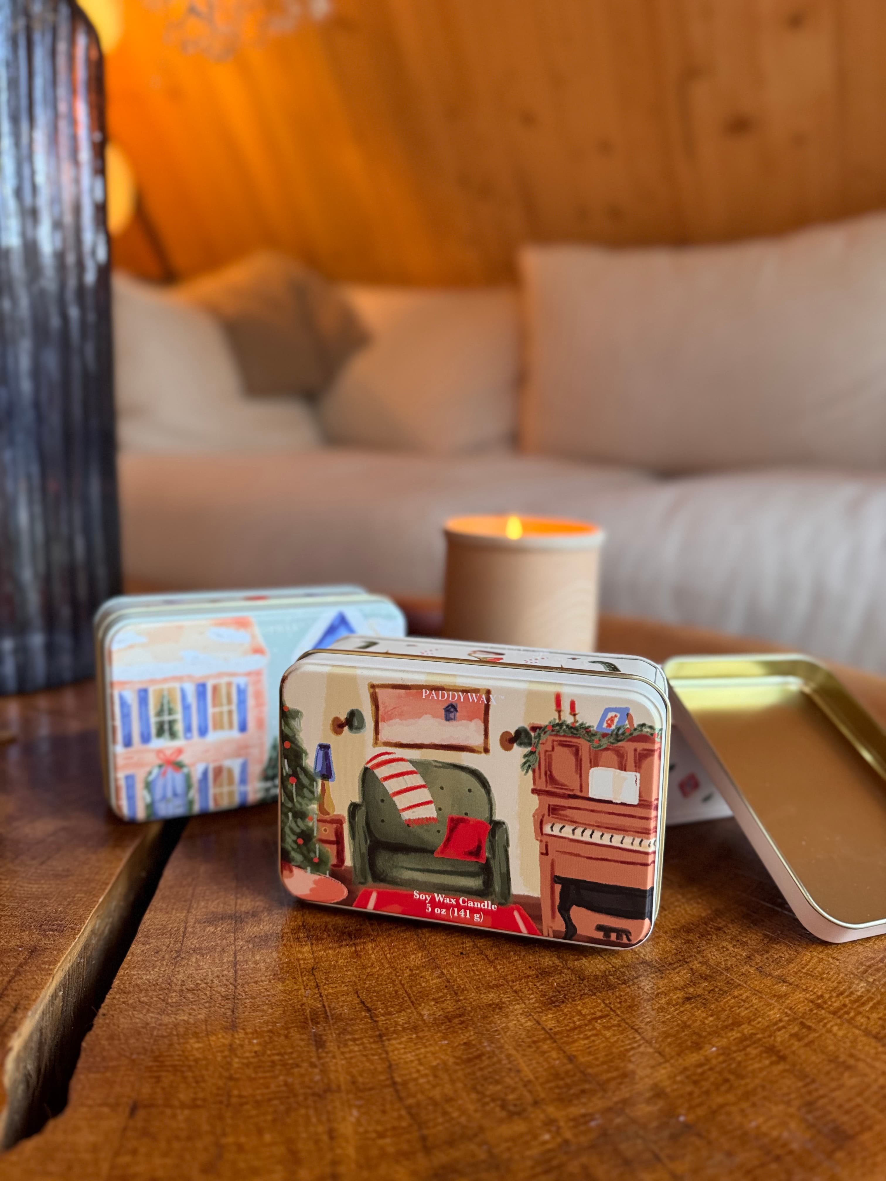 Świeca w puszce Christmas Tin (141g) – inne ujęcie