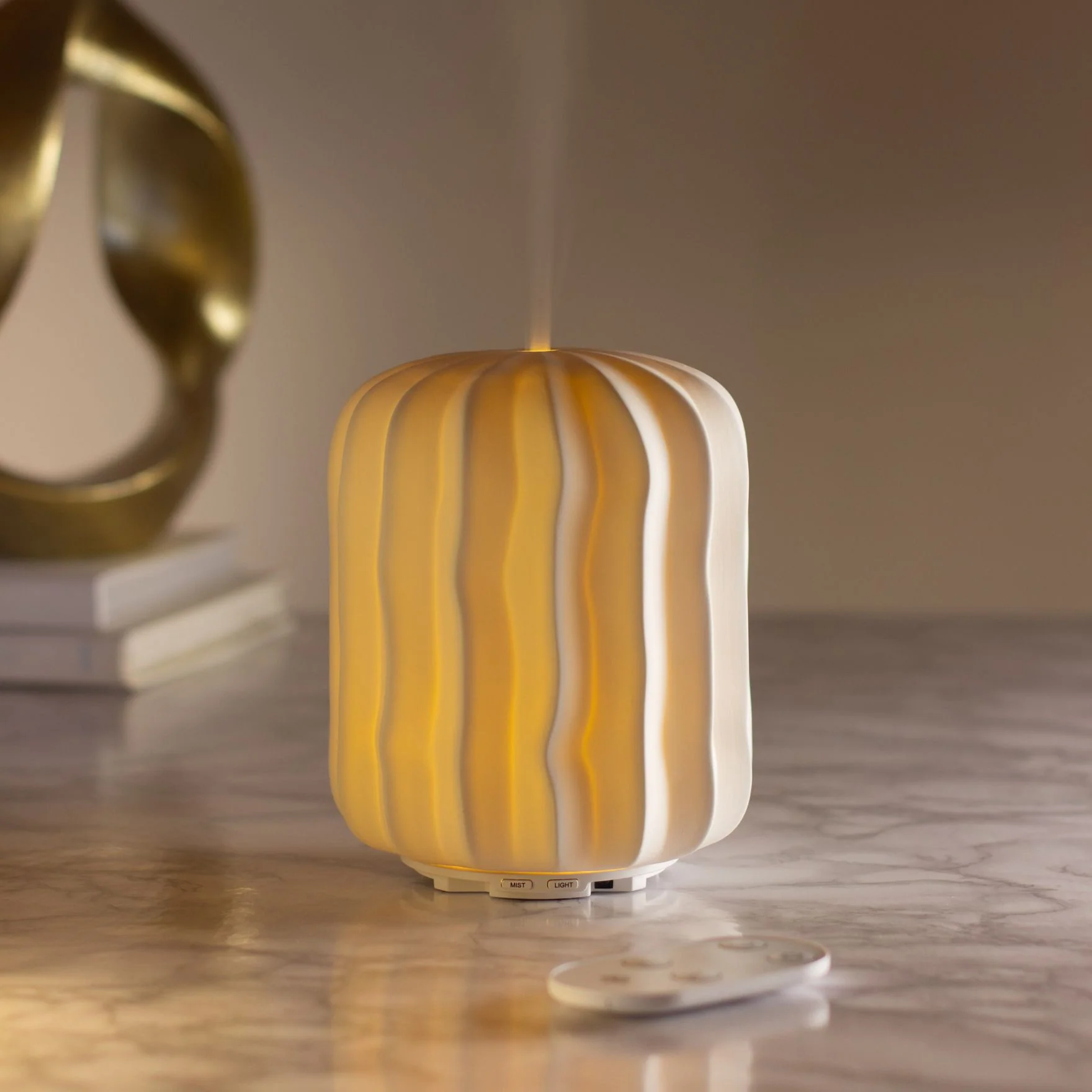 Dyfuzor ultradźwiękowy ceramiczny Lina – MADE BY ZEN – inne ujęcie