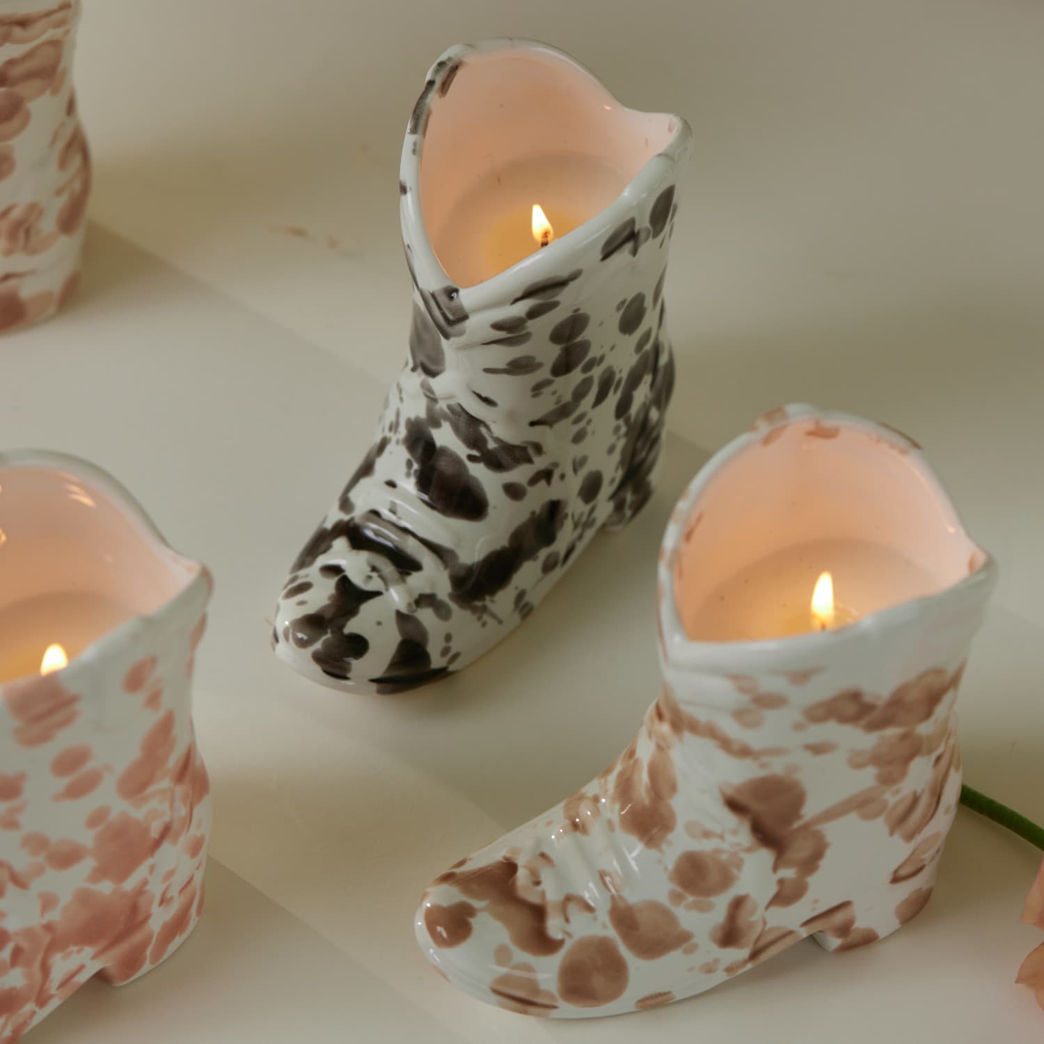Świeca sojowa ceramiczna - Paddywax Nashville Boot Palo Santo – inne ujęcie