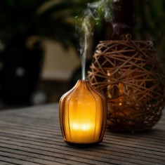 Dyfuzor zapachowy - Fern Amber Made by Zen włączony