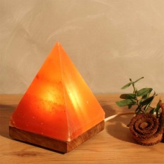 Lampa solna himalajska - piramida